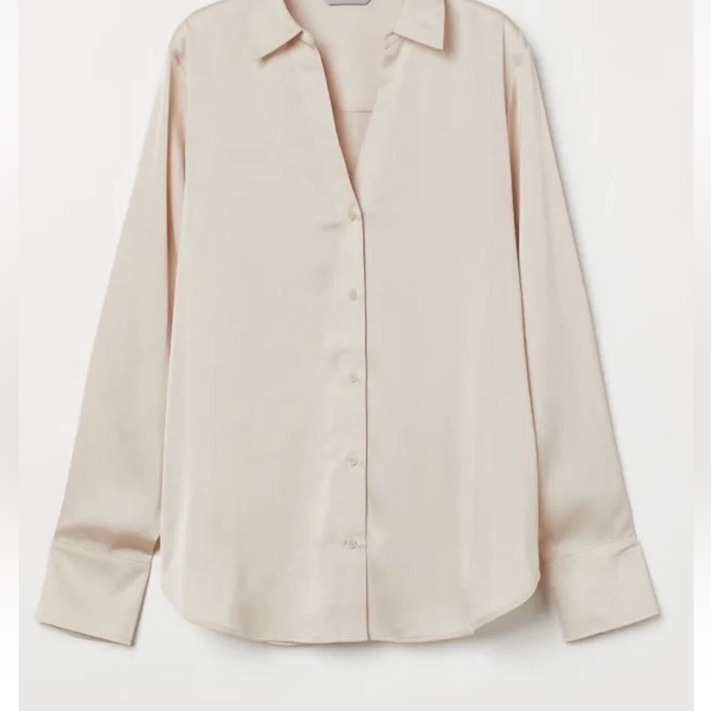 H&M Elegant Cream Satin Button-Up V-Neck Blouse XSmall